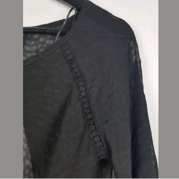 Love Culture Open Back Semi Sheer Leopard Top - Picture 5 of 7